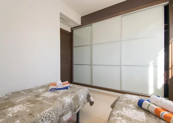 بيت للعطل 059 Luxury - Ac/wifi